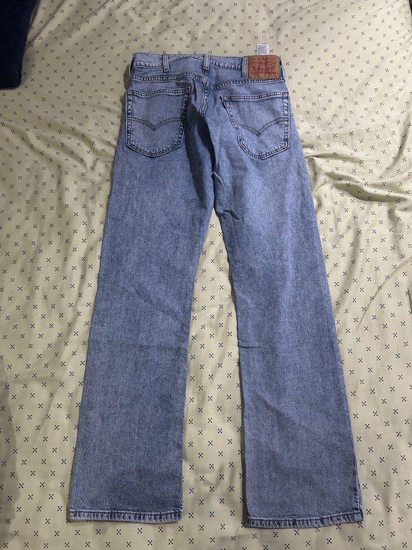 Levi’s 517 (Bootcut jeans) (Category: Jeans) located in Makati City. Submitted by racarbon (Listing ID 1460355624, Image 2). Description: Levi’s 517 bootcut lightwash jeans (W30L30) rarely used for 1.5 years. Legit Levi’s jeans, bought at Levi’s SM Makati.