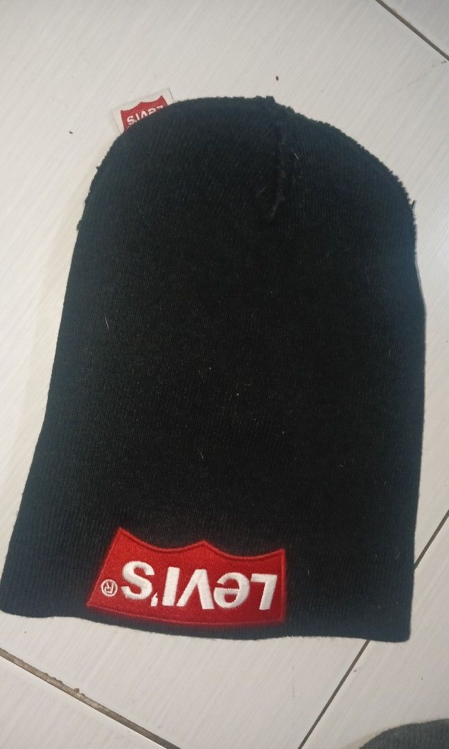 Levis bonnet (Category: Caps & Hats) located in Subic. Submitted by gentlecloud-8030a3 (Listing ID 1460379590, Image 2). Description: levis Bonnet embroid levis logo as new condition no issue 350+ship.