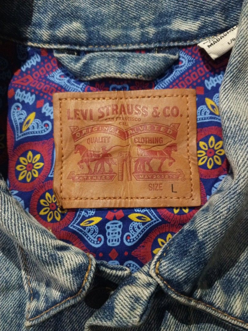 LEVI'S TYPE 3 MODERN TRUCKER JACKET (Category: Coats, Jackets and Outerwear) located in Zamboanga. Submitted by vintagehistory (Listing ID 1460488616, Image 3). Description: W-23 L-27 Sleeve-26.5 Color rate- 8/10 Condition 9/10 some parts of fade sign of usage but minimal.