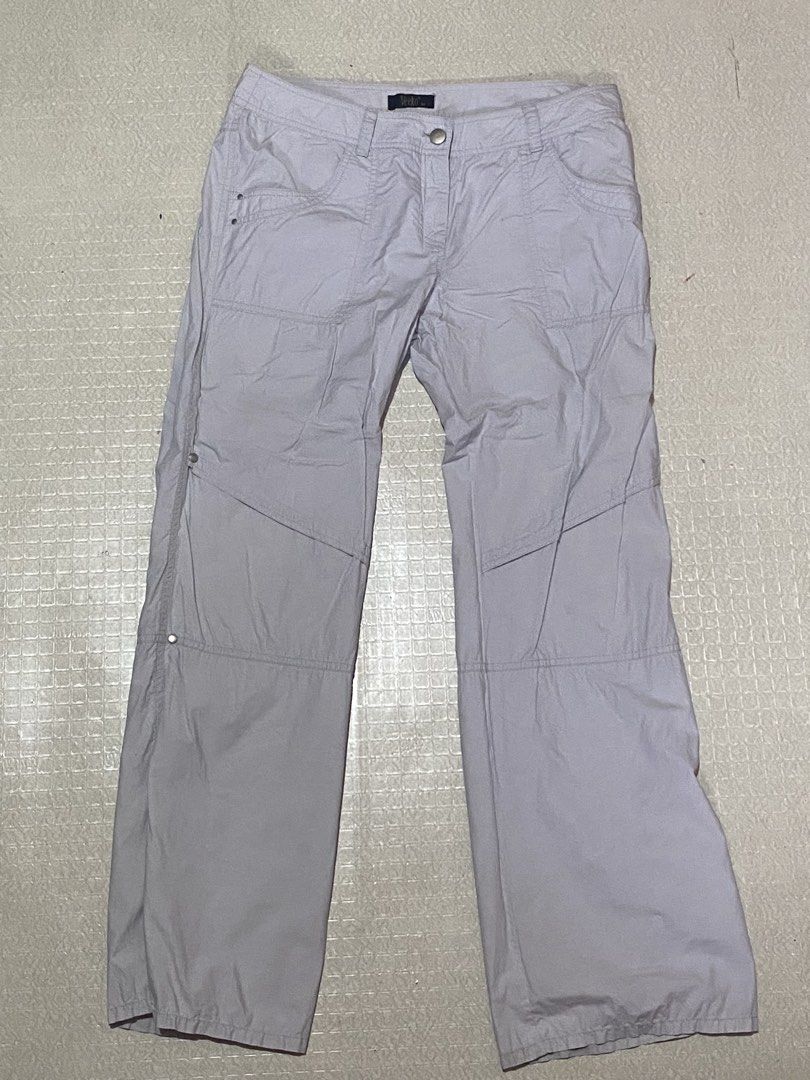 Light Grey Cargo Pants (Category: Other Bottoms) located in Valenzuela. Submitted by ihateeveryon3 (Listing ID 1460337160, Image 1). Description: Cargo Pants .