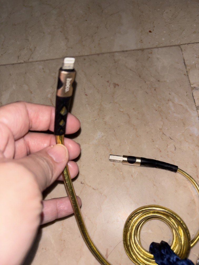 Lightning usb cable (Category: Chargers & Cables) located in Manila. Submitted by vintageaccessories (Listing ID 1460451501, Image 2). Description: .