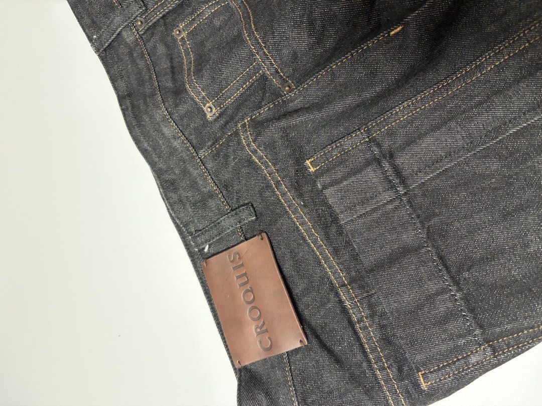 Lightweight Selvedge Pants (Category: Jeans) located in Manila. Submitted by swaaaaggy (Listing ID 1460470029, Image 3). Description: - Dark wash denim jeans from Croquis - Classic five-pocket design - Selvedge detailing on cuffs (visible when rolled) - Leather brand patch on back waistband - Zipper fly closure - Great pair of jeans.