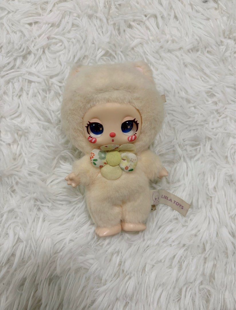 Liila Lucky Cat V1 (Category: Designer & Blind Box Toys) located in Manila. Submitted by asxxvee (Listing ID 1460436678, Image 1). Description: .
