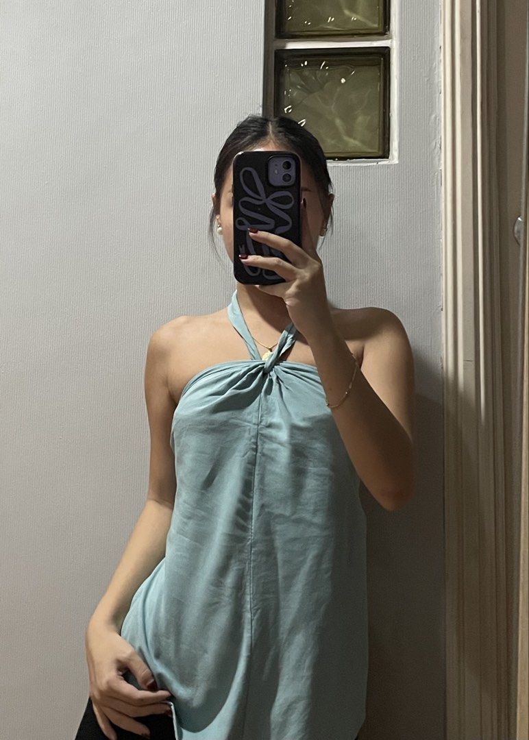 Linen Aqua Blue Flowy Halter Tie Knot Top (Category: Blouses) located in Quezon City. Submitted by snooop (Listing ID 1460480608, Image 3). Description: RFS: declutterring 〰️ fits XS-S frame 〰️ cute & dainty european summer or classy Y2K party top! 〰️ high quality and stretchy fabric with adjustable ties 〰️ no flaws.