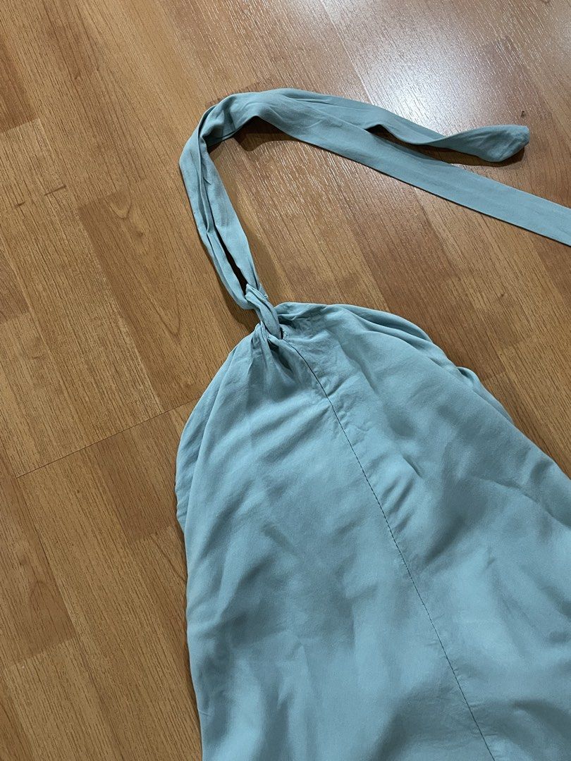 Linen Aqua Blue Flowy Halter Tie Knot Top (Category: Blouses) located in Quezon City. Submitted by snooop (Listing ID 1460480608, Image 2). Description: RFS: declutterring 〰️ fits XS-S frame 〰️ cute & dainty european summer or classy Y2K party top! 〰️ high quality and stretchy fabric with adjustable ties 〰️ no flaws.