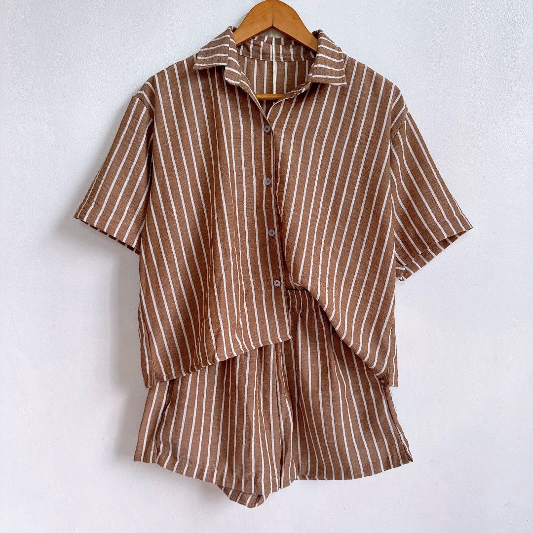 Linen Brown Stripes Set (Category: Sets or Coordinates) located in Manila. Submitted by withlovesam (Listing ID 1460355973, Image 1). Description: HQ from bangkok freesize fully garterized waistline soo pretty!!.