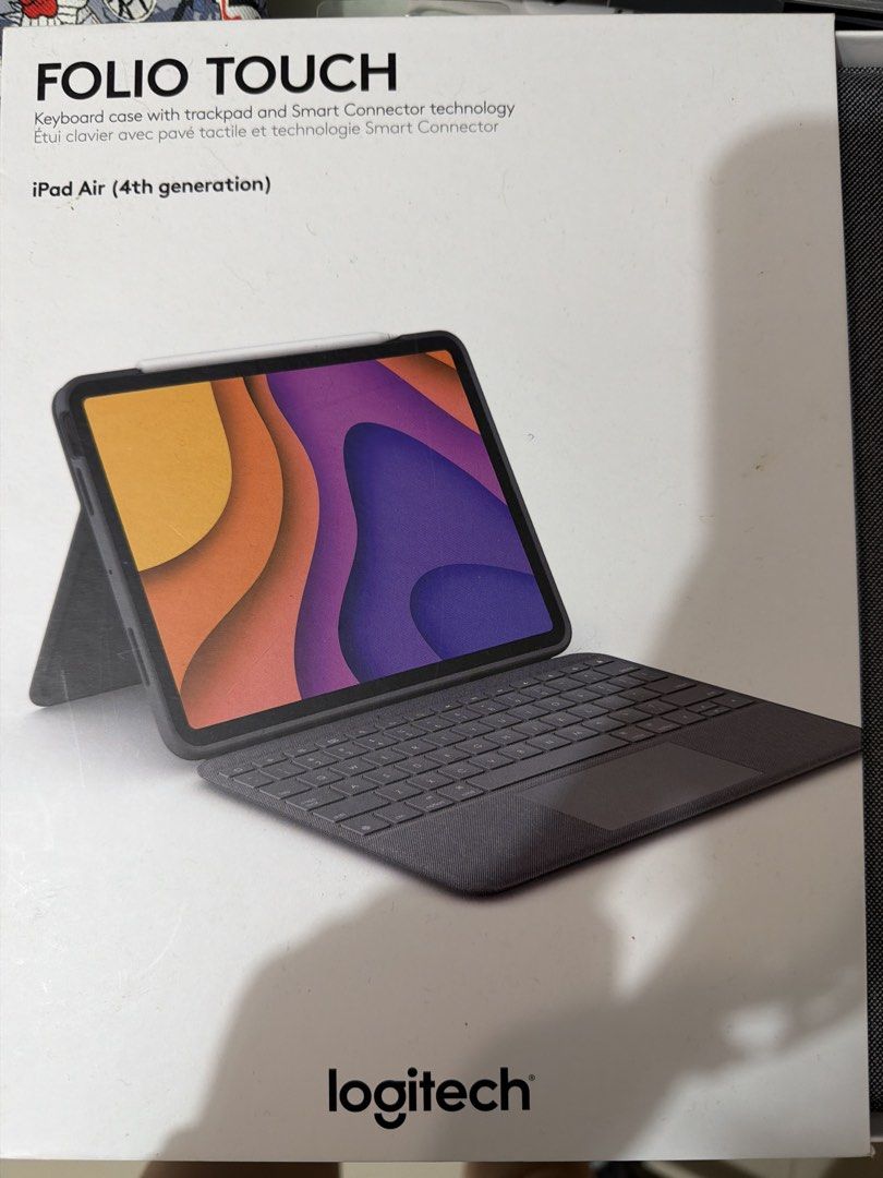 Logitech folio touch keyboard （分類：電腦鍵盤及相關產品）位於 Hong Kong。 由 lst000 提交（商品編號 1460431714，圖片 2）。簡介： 有使用痕跡 狀況良好。