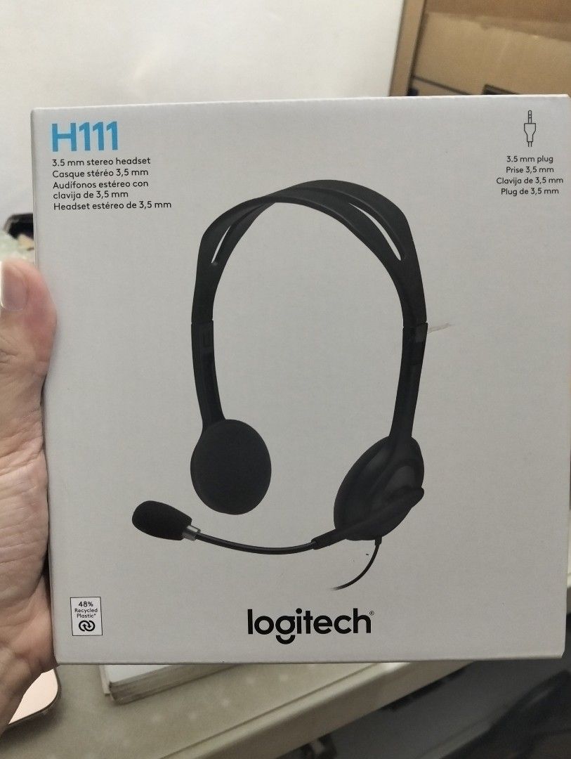 Logitech H111 3.5mm stereo headset (Category: Other Accessories) located in Marikina City. Submitted by theflos (Listing ID 1460407890, Image 1). Description: .
