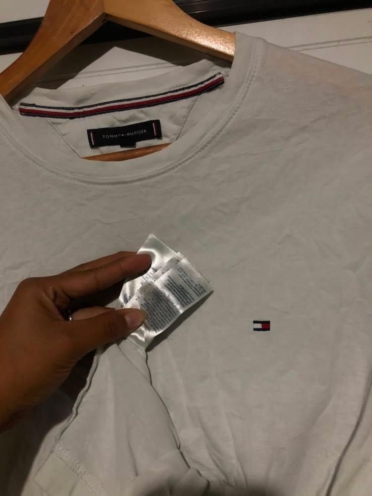 Long Sleeve Tommy Hilfiger (Category: Longsleeves) located in Manila. Submitted by thriftyah_23 (Listing ID 1460426700, Image 2). Description: off-white Tommy Hilfiger long-sleeve crew-neck t-shirt 29'20.