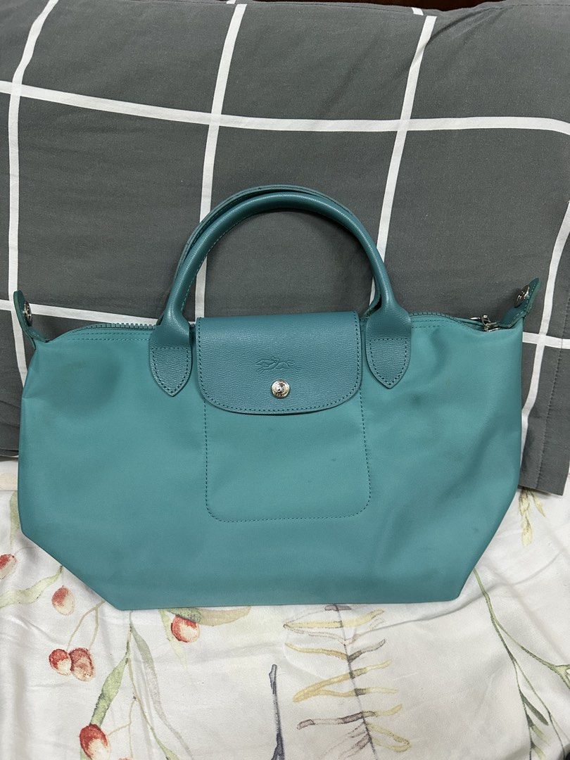 Longchamp Blue Green Crossbody Bag (Category: Cross-body Bags) located in Manila. Submitted by declutteringlot (Listing ID 1460464317, Image 1). Description: No tags.