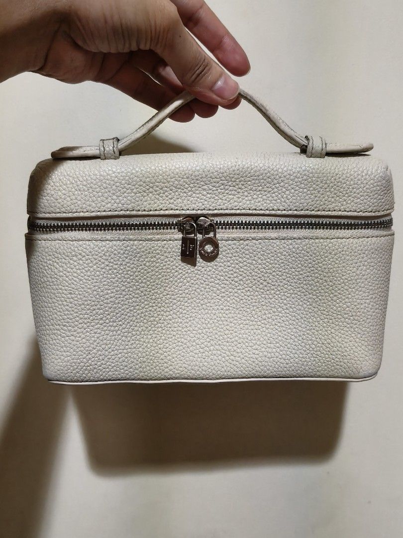Loro Pianna bag (Category: Cross-body Bags) located in Quezon City. Submitted by archer222 (Listing ID 1460475415, Image 1). Description: With signs of use, hence the price. Please manage your expectations..