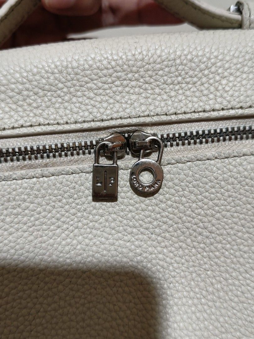 Loro Pianna bag (Category: Cross-body Bags) located in Quezon City. Submitted by archer222 (Listing ID 1460475415, Image 3). Description: With signs of use, hence the price. Please manage your expectations..