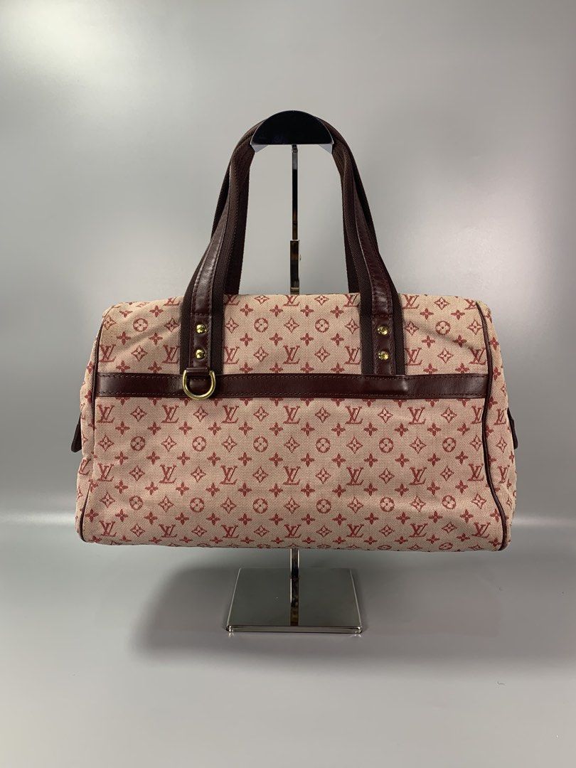 Louis Buitton Monogram Mini Lin Josephine Bag (Category: Luxury Bags & Wallets) located in Mabalacat. Submitted by vtgmalan (Listing ID 1460319324, Image 1). Description: Louis Vuitton Monogram Mini Lin Josephine Bag Price :27,000 Condition :9.5/10 Product Condition Rank :A Issue/s : Minimal Rubs Dimensions :14x9x7(LxHxW) Inclusions: N/A Note : Please make sure to check all the photos before mine. All of the Items on sale are LEGIT/ORIGINAL. If y