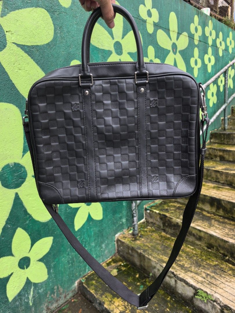 Louis Vuitton bag (Category: Luxury Bags & Wallets) located in Baguio. Submitted by ashzachary (Listing ID 1460323575, Image 1). Description: Louis Vuitton monogam Condition :Excellent condition Color rate 10/10 Size :Medium No issues No flaws Super ganda sa personal Pm. More details Good quality Plsss 📌No Bogus 📌No return MOP What you see is what you get PALAWAN, CEBUNA GCASH AND BDO Reminder😊 We're selling thrifted clothes so please manage y