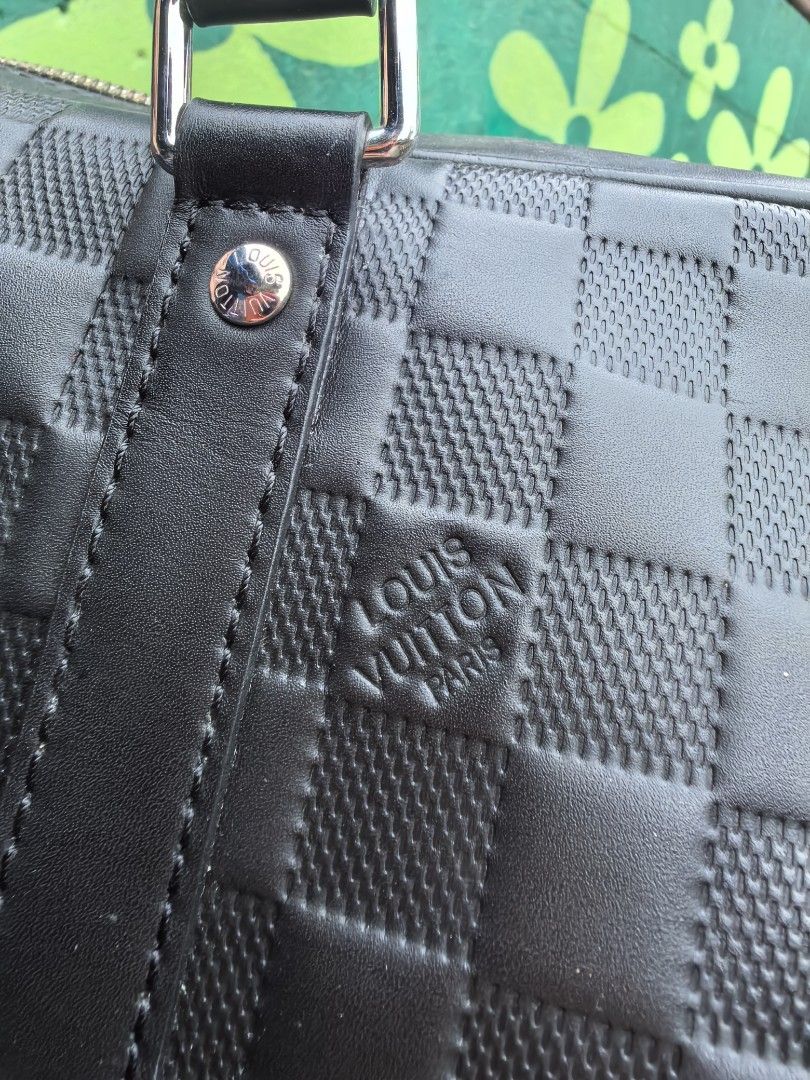 Louis Vuitton bag (Category: Luxury Bags & Wallets) located in Baguio. Submitted by ashzachary (Listing ID 1460323575, Image 3). Description: Louis Vuitton monogam Condition :Excellent condition Color rate 10/10 Size :Medium No issues No flaws Super ganda sa personal Pm. More details Good quality Plsss 📌No Bogus 📌No return MOP What you see is what you get PALAWAN, CEBUNA GCASH AND BDO Reminder😊 We're selling thrifted clothes so please manage y