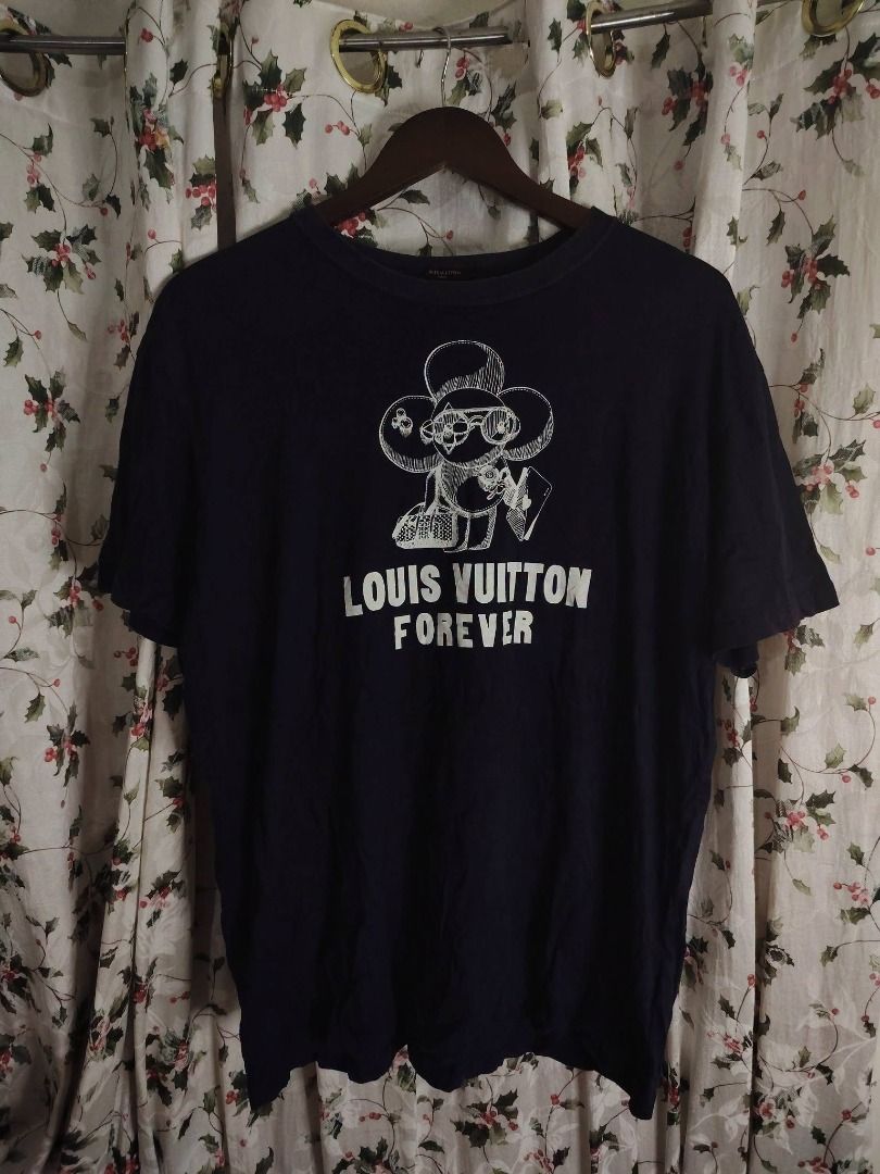LOUIS VUITTON FOREVER GRAPHIC TSHIRT // Large (Category: Luxury Apparel) located in Legazpi City. Submitted by urbangarmentsarch4500 (Listing ID 1460482047, Image 1). Description: LOUIS VUITTON FOREVER GRAPHIC TSHIRT Large W 23 L 28 Color rate 9.7/10 slight fade sa neck Print 10/10 GRAB 650 (Automatically YOURS)⛓️ --- ‼️w/ FREE STICKERS FOR EVERY PURCHASE⁉️ 🛒🛒🛒 BUY. SELL. TRADE. CONSIGN🗣️🤝🏼 BLESS THY HUSTLE! 🧿✨.