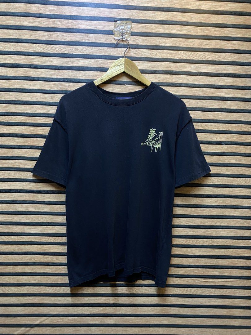 LOUIS VUITTON FREQUENCY GRAPHIC TEE (Category: Tshirts & Polo Shirts ) located in Makati City. Submitted by drip.poww (Listing ID 1460466271, Image 2). Description: - Authentic Louis Vuitton - Color: Black - Size: Meduim - Dimes: 21x28 - Authentic - Excellent condition - Need wash, fresh from bale - Material: 100% Cotton Please don’t expect too much—these are thrifted (ukay) items. 😊 !!STILL NEGOTIABLE!!.