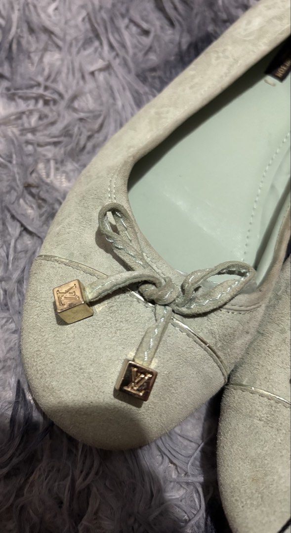 Louis Vuitton Monogram (Category: Sneakers & Footwear) located in Legazpi City. Submitted by thesource052 (Listing ID 1460496273, Image 3). Description: lv monogram vintage Ballerina Size 40 No issues Needs cleaning only .