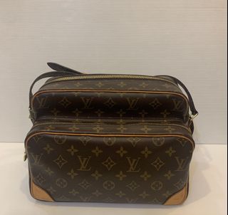 (Category: ) located in . Submitted by vicluxurycollection (Listing ID 1460396964, Image 1). Description: .