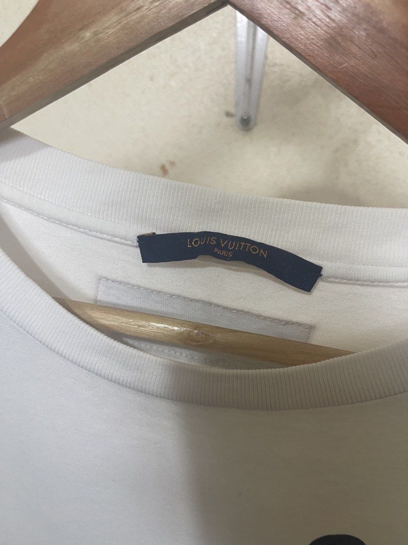 Louis Vuitton Tee (Category: Activewear) located in Tuguegarao City. Submitted by elyks11 (Listing ID 1460325979, Image 2). Description: GOOD AS NEW PA SOLID NEED WASH.