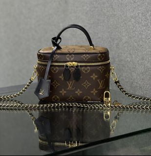 (Category: ) located in . Submitted by neverfull_luxury_sg (Listing ID 1460423653, Image 1). Description: .