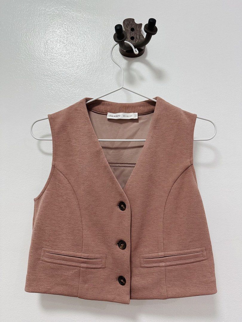Love Bonito Pink Vest (Category: Sleeveless) located in Paranaque City. Submitted by kokoclosets (Listing ID 1460466838, Image 1). Description: Bought in Love Bonito Hong Kong! Never worn😊.