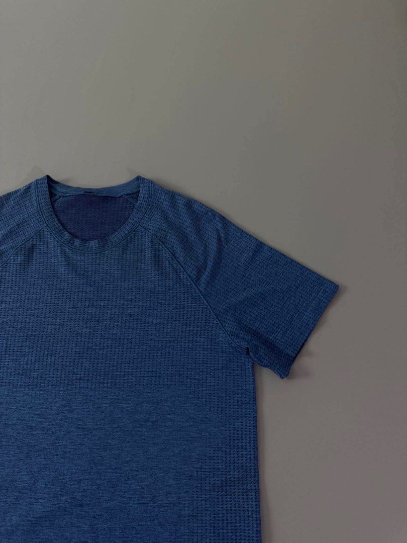 LULULEMON (Category: Activewear) located in Guagua. Submitted by sweetboyy (Listing ID 1460457805, Image 3). Description: LULULEMON EXCELLENT CONDITION / NO ISSUE SIZE SMALL ON TAG / DIMES L28 W19.