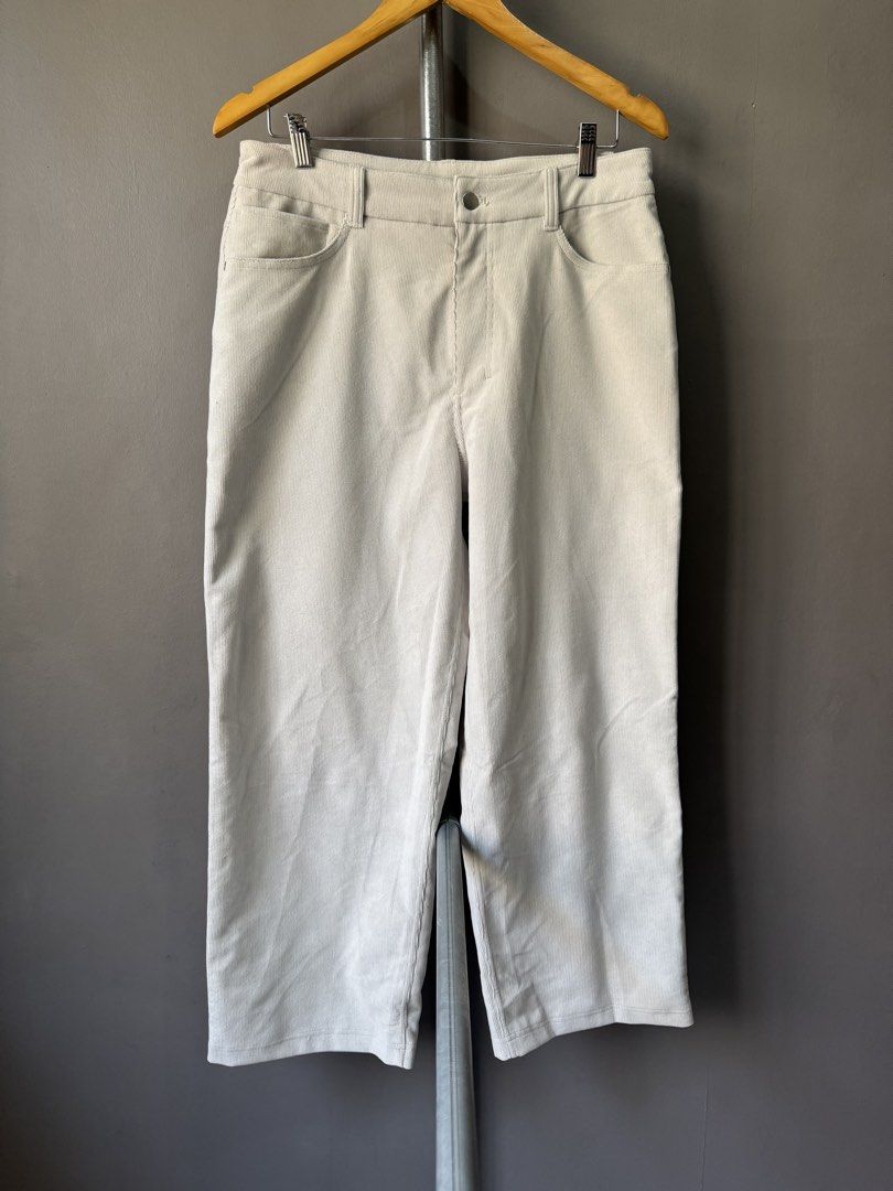 Lululemon - Corduroy wide Pants (Category: Activewear) located in Cabuyao City. Submitted by _streetflavor (Listing ID 1460335800, Image 1). Description: Lululemon - Corduroy wide Pants Excellent Size: 31 on tag Fits 32-33 Length: 38 Leg open: 10 -899 pesos Dm.