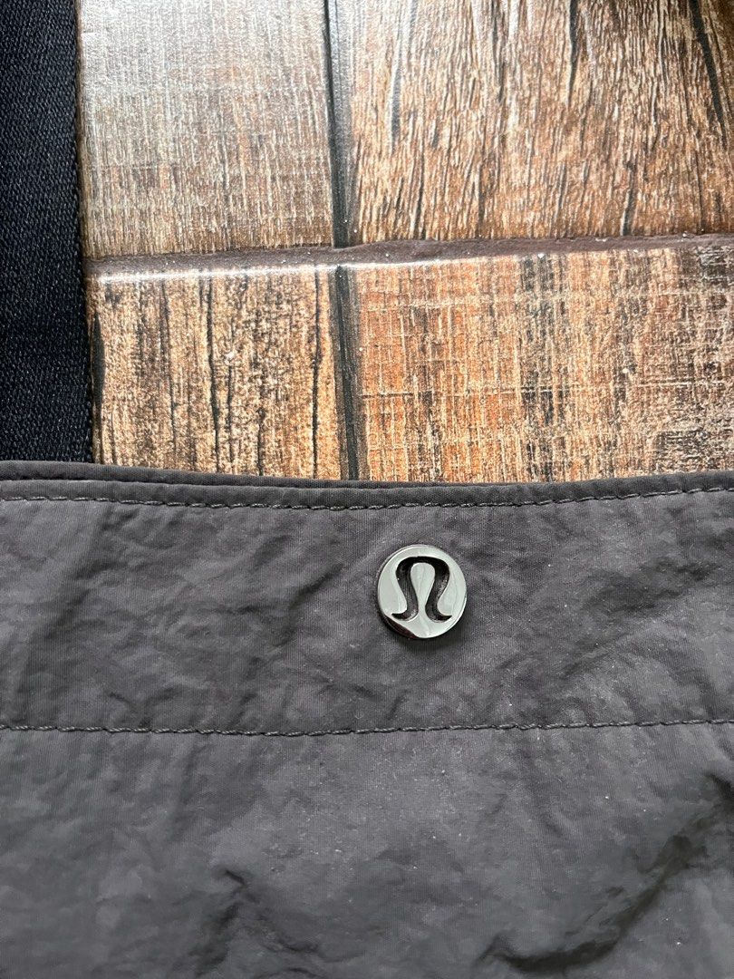 Lululemon Bag Grey (Category: Shoulder Bags) located in Makati City. Submitted by pedro0103 (Listing ID 1460405889, Image 2). Description: For declutter - Grey Lululemon tote bag - Ideal for everyday use - Condition: Small mark on the front (refer to the last photo for details).