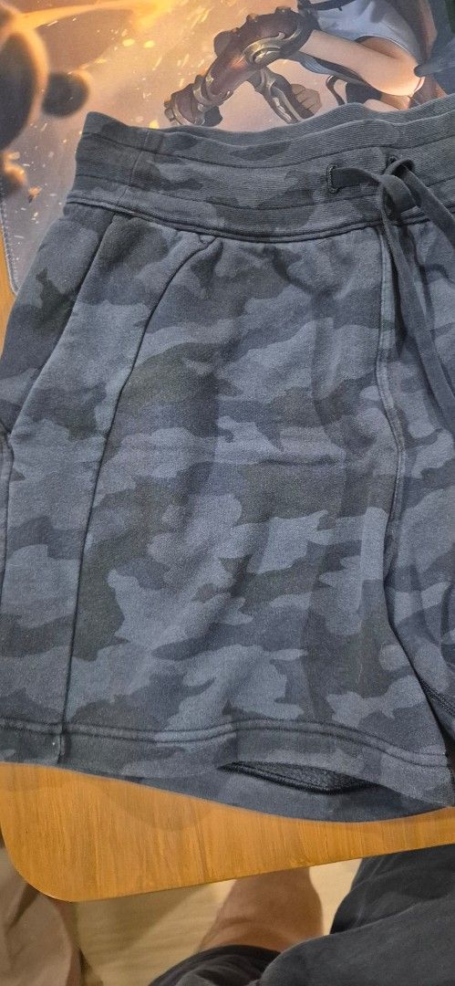 Lululemon Camo Sweat Shorts Size S (Category: Activewear) located in Makati City. Submitted by razorheadachemanila (Listing ID 1460361732, Image 3). Description: - Lululemon grey camouflage sweat shorts - Elastic waistband with drawstring - Two side pockets - Made in Vietnam - Comfortable cotton blend fabric - Ideal for lounging and casual wear.