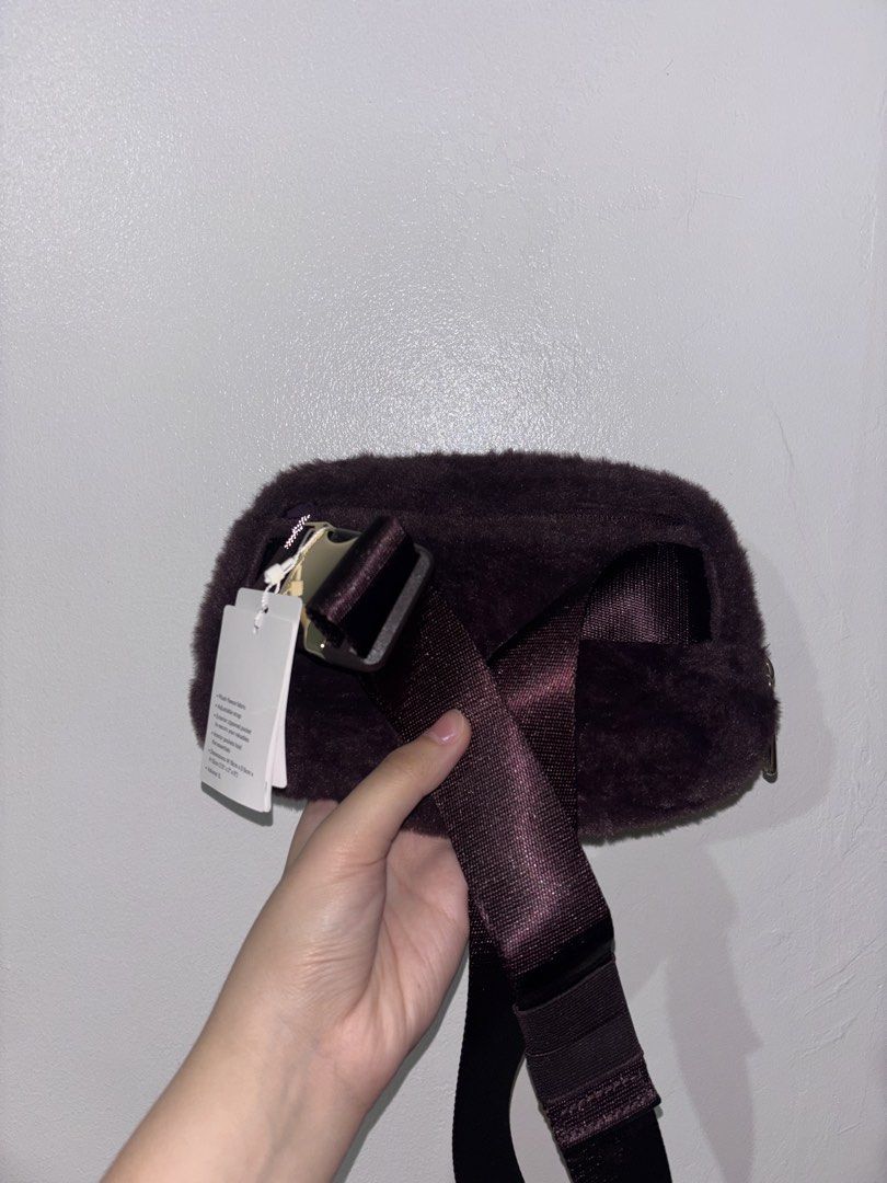 Lululemon Everyday Belt Bag (Category: Cross-body Bags) located in Pasig City. Submitted by prel0vedbysea (Listing ID 1460424779, Image 2). Description: ⟢ Lululemon Everyday Belt Bag — Original and Brand New with tag — Comes with lululemon small eco bag — rfs: decluterring — loc: buting pasig city * mod: ssd.