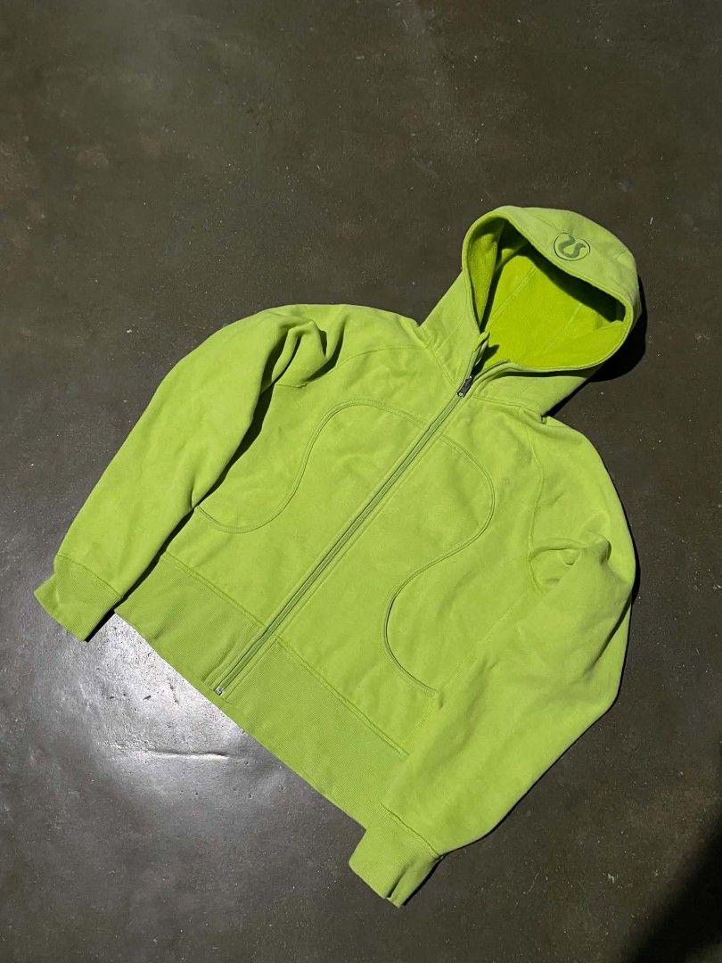 Lululemon Lime Green Zip-Up Hoodie (Category: Coats, Jackets and Outerwear) located in Munoz. Submitted by bb_jimbo0 (Listing ID 1460476480, Image 1). Description: - Bright lime green Lululemon zip-up hoodie - Classic Lululemon logo detail on the hood - Two convenient front pockets - Comfortable and casual design - Ideal for workouts or everyday wear.