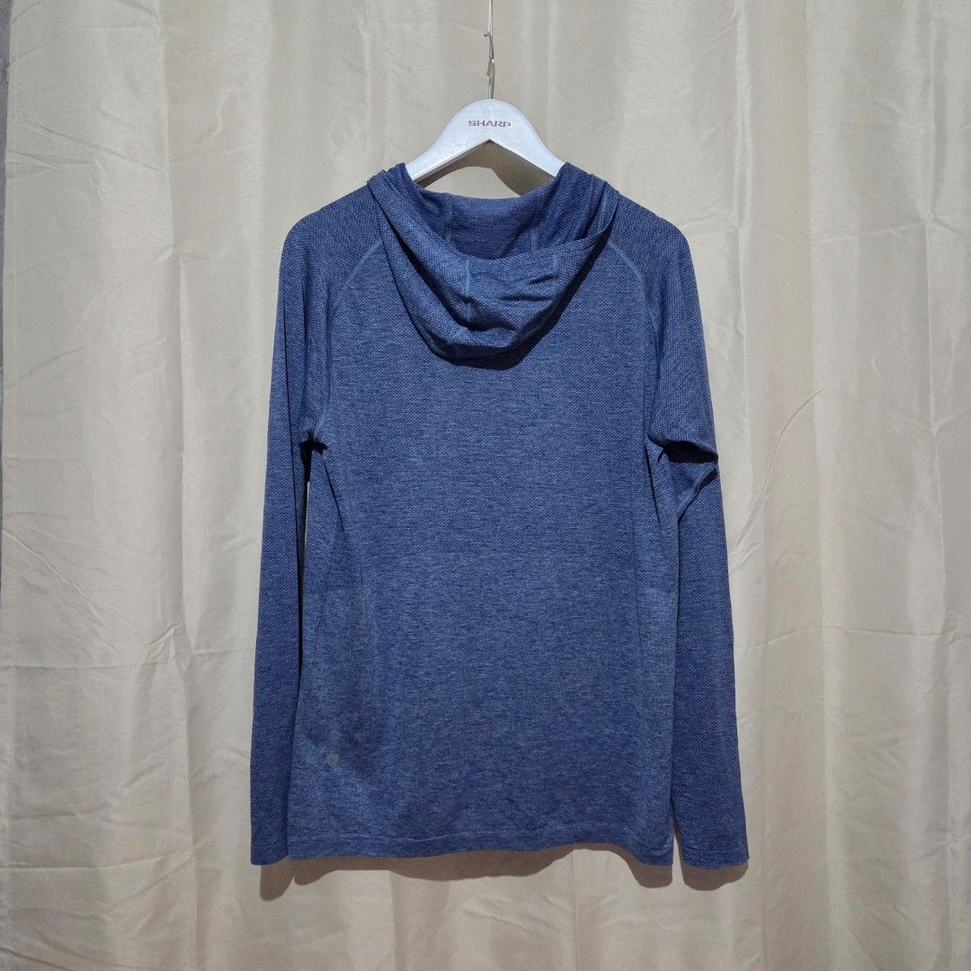 LULULEMON MEN SIZE M (Category: Activewear) located in Santiago. Submitted by fromboxes (Listing ID 1460435583, Image 3). Description: Like new Ships thru J&T Isabela North Luzon Shipping Nationwide No rush shipping 😊😊.