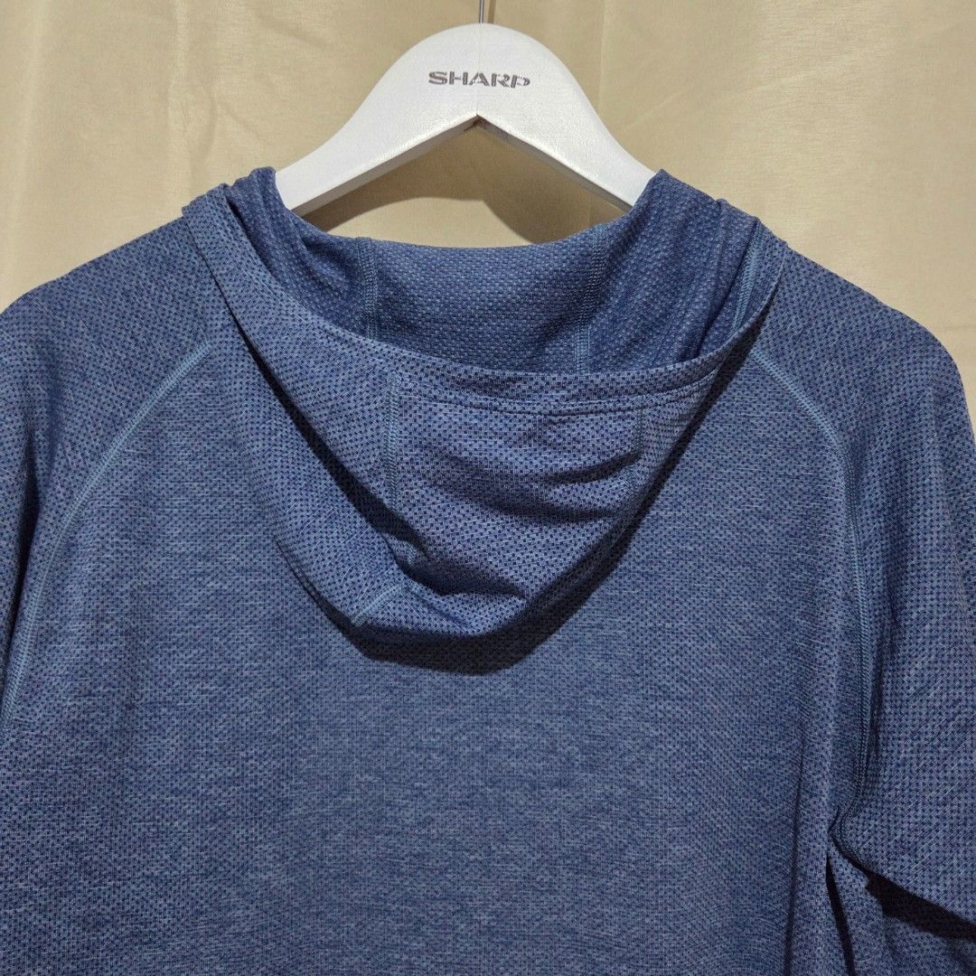 LULULEMON MEN SIZE M (Category: Activewear) located in Santiago. Submitted by fromboxes (Listing ID 1460435583, Image 2). Description: Like new Ships thru J&T Isabela North Luzon Shipping Nationwide No rush shipping 😊😊.