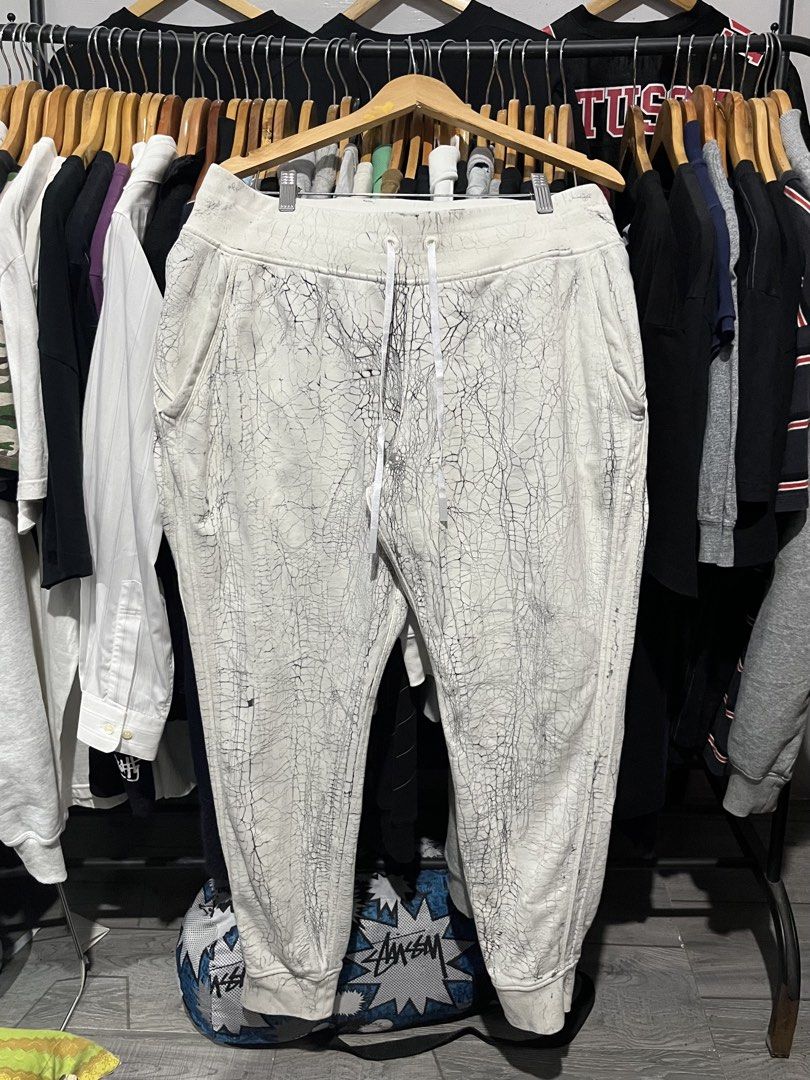 Lululemon Warm Down Jogger Marble dye (Category: Activewear) located in Davao. Submitted by lwndvo (Listing ID 1460382122, Image 3). Description: Lululemon Warm Down Jogger Marble dye - White Like new Dimensions: Waist: 34 - 38 Length: 38 Sz 14 Issue/s: None Price: 980 + shipping .