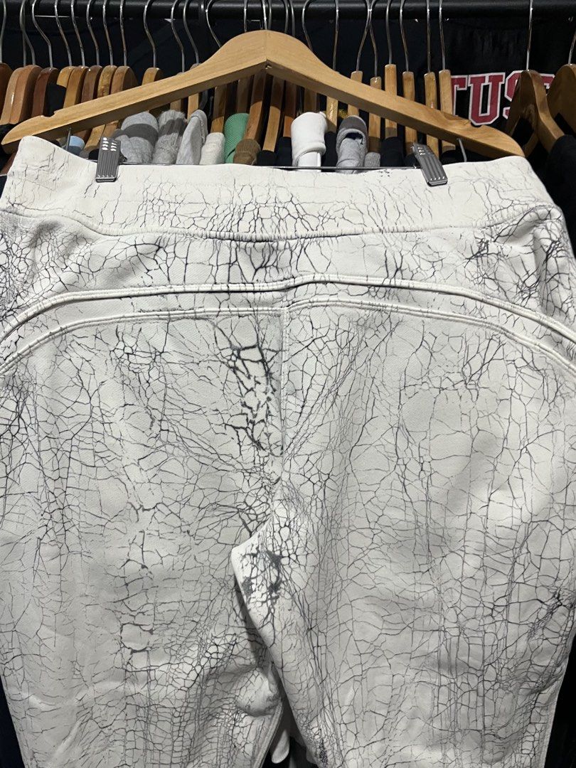 Lululemon Warm Down Jogger Marble dye (Category: Activewear) located in Davao. Submitted by lwndvo (Listing ID 1460382122, Image 2). Description: Lululemon Warm Down Jogger Marble dye - White Like new Dimensions: Waist: 34 - 38 Length: 38 Sz 14 Issue/s: None Price: 980 + shipping .