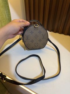 (Category: ) located in . Submitted by THRIFTTHRILLBAGS (Listing ID 1460427928, Image 1). Description: .