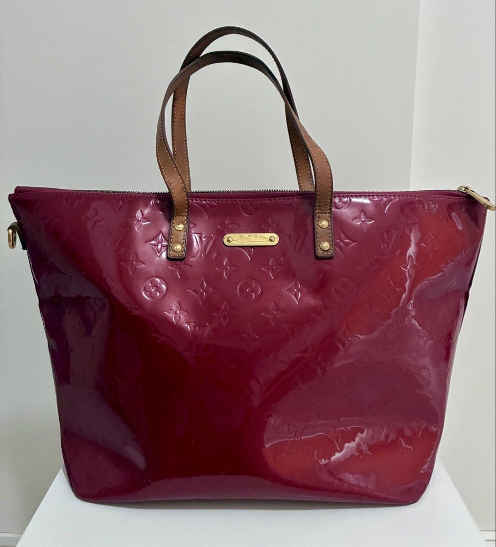 LV Vernis Bellevue Tote Bag (Category: Luxury Bags & Wallets) located in Bacoor. Submitted by memei_l14 (Listing ID 1460417787, Image 1). Description: Pre-loved LV monogram vernis bellevue tote bag GM size No inclusion (bag only) Negotiable PM for more details and photos .