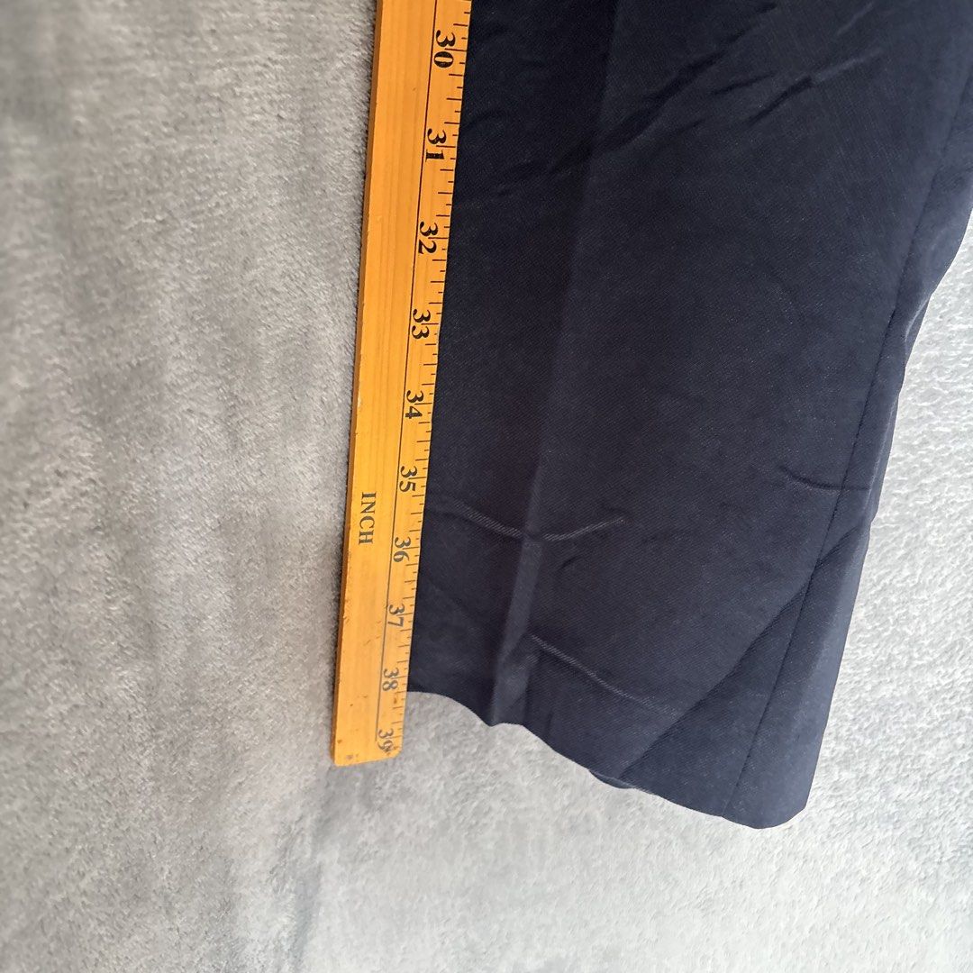 M- UNIQLO Navy Slim Fit Pants (Category: Luxury Apparel) located in Tuguegarao City. Submitted by past10 (Listing ID 1460488141, Image 3). Description: .