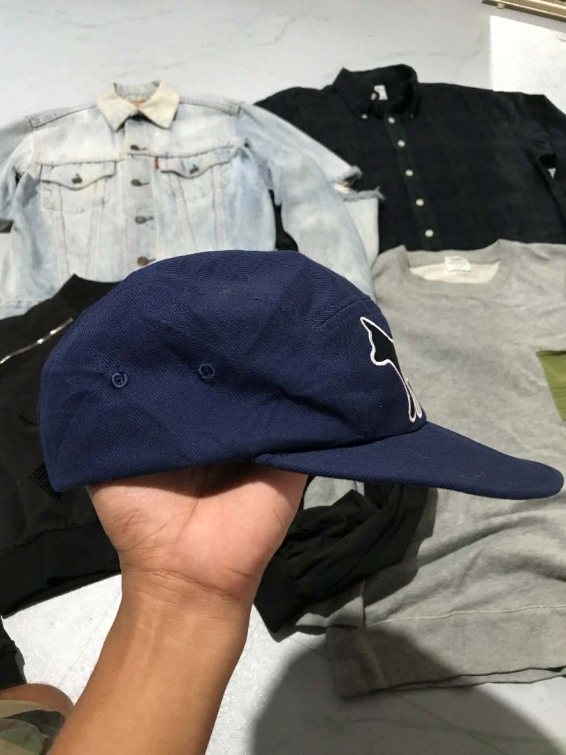 MAISON KITSUNE 5P TRICOLOR FOX CAP🧢 (Category: Caps & Hats) located in Aloran. Submitted by thrift_hunter73 (Listing ID 1460462916, Image 2). Description: MAISON KITSUNE 5P TRICOLOR FOX CAP🧢 Descriptions: Material: 65% cotton, 35% polyester Country of origin: Bulgaria Combination of cotton and polyester Five panels Flat visor Ventilation holes Embroidered branding Adjustment strap Plastic buckle 💯Excellent As new ❌No issue.