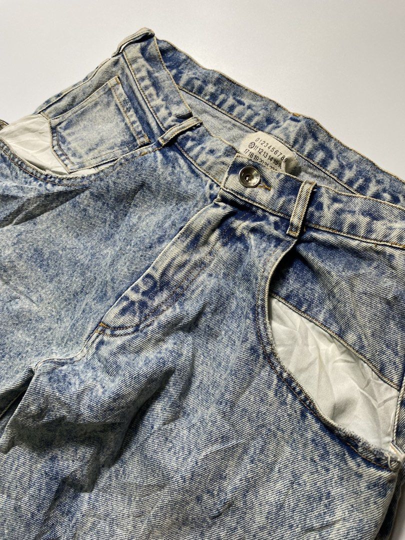 Maison Margiela Washed Denim Jeans (Category: Jeans) located in Tacloban City. Submitted by kanye_east1 (Listing ID 1460471389, Image 3). Description: Details 28-30 Waist x 42 length x 10 Hem 9/10 Color Rate No issue Need wash only.