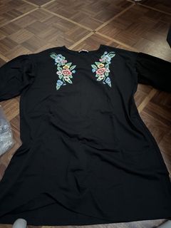 (Category: ) located in . Submitted by fashiondeclutter11 (Listing ID 1460478393, Image 1). Description: .