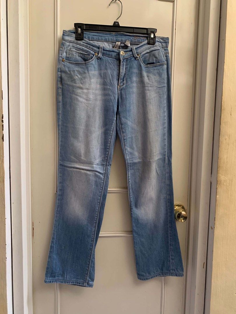 MANGO Claudia Jeans Size 6 ( 15x36) (Category: Jeans) located in Calapan. Submitted by shakalak2 (Listing ID 1460451214, Image 3). Description: Size 6 ( 16x36) Rise 8/Hem 7 Pinhole sa corner ng pocket button ( refer to last photo).