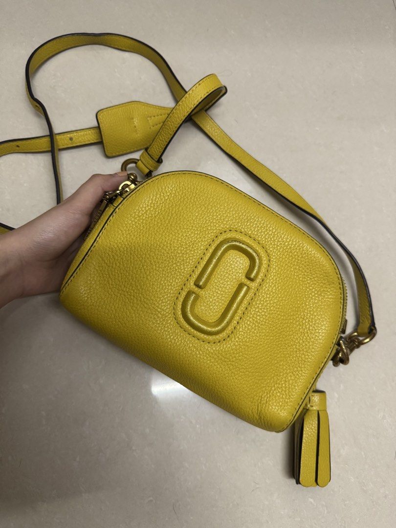 Marc Jacobs Sling (Category: Shoulder Bags) located in Makati City. Submitted by wonderwoman1913 (Listing ID 1460336992, Image 1). Description: .