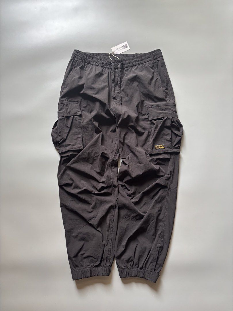 Men’s H&M Relaxed fit Nylon Cargo pants (Category: Announcements) located in Cebu City. Submitted by clylejavan060400 (Listing ID 1460444588, Image 2). Description: Men’s H&M Relaxed Fit Nylon Cargo Pants ▪️Size S-Medium ▪️Waistline 30-36 ▪️Length 38 ▪️Excellent ▪️Color may vary due to lighting ▪️No issue.