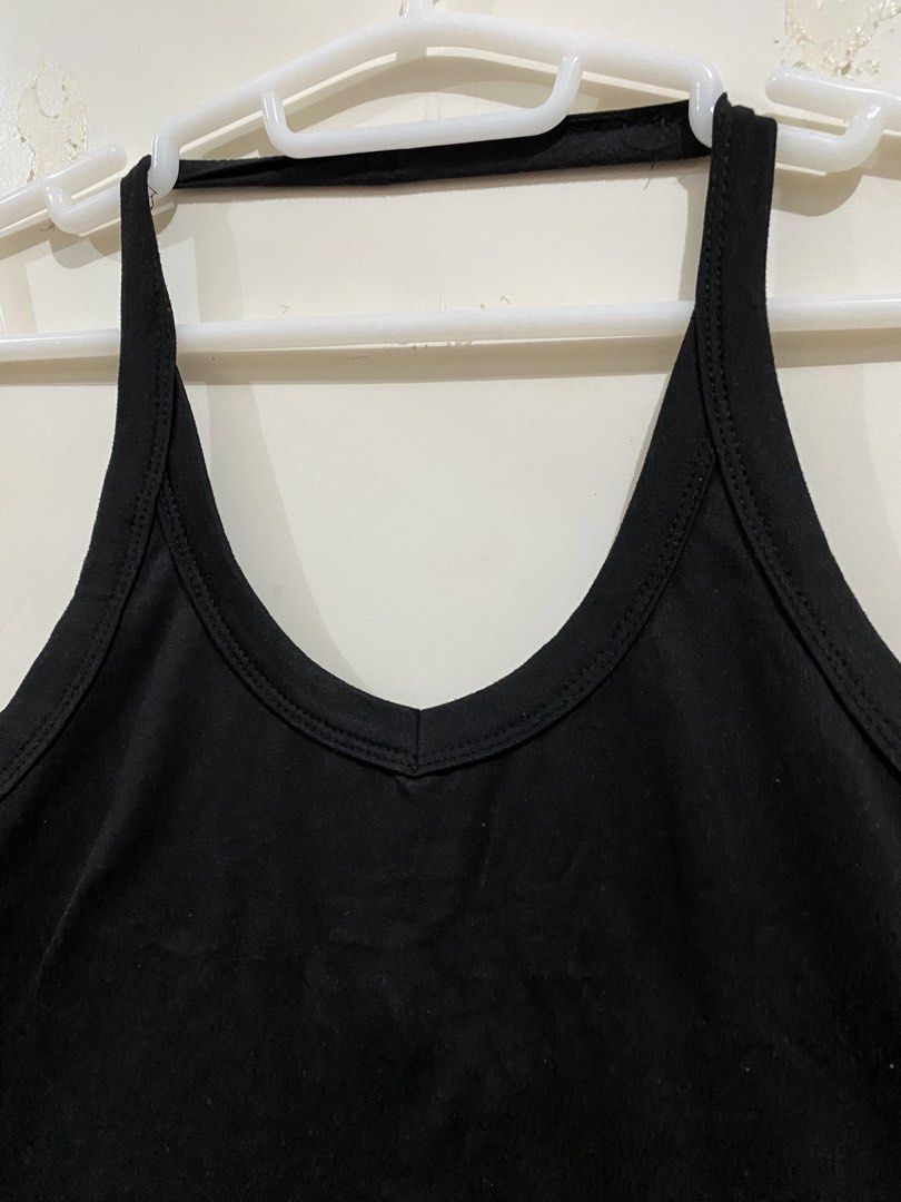 MERA Adelina Halter Top Black (Category: Sleeveless) located in Taguig. Submitted by maly01_ (Listing ID 1460392247, Image 2). Description: dm for inquiries :).