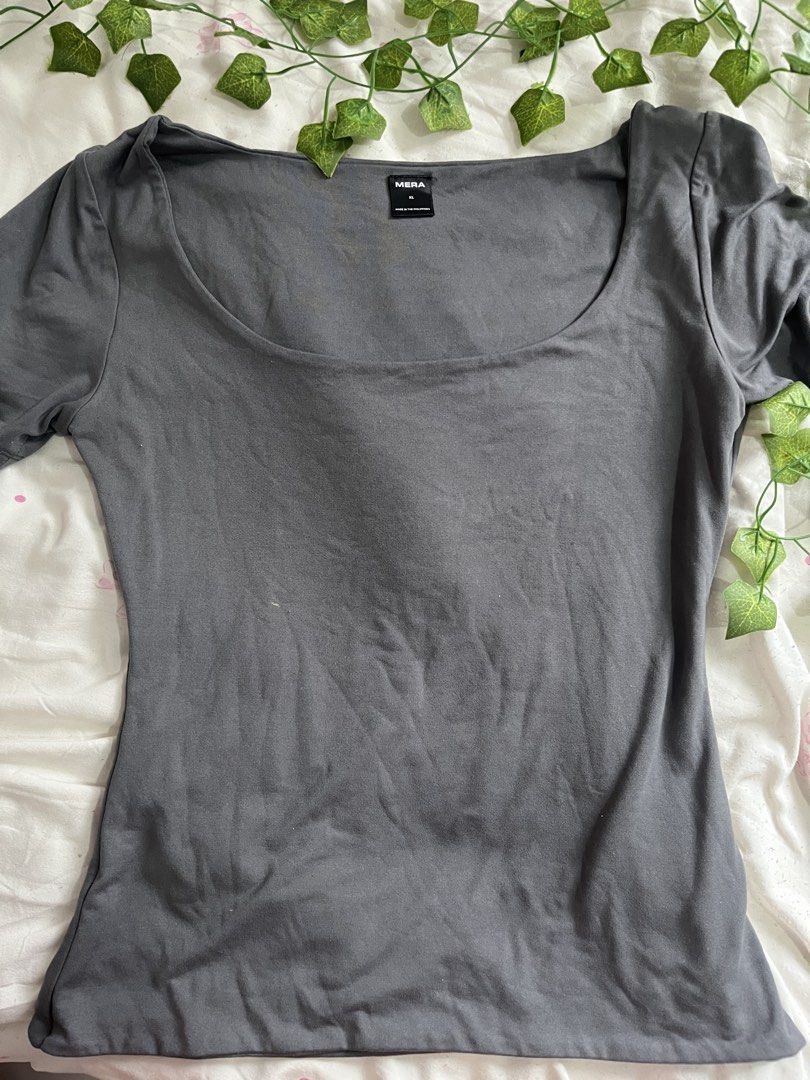Mera martina scoop neck gray top (Category: Others Tops) located in Quezon City. Submitted by heavendeclutter (Listing ID 1460309854, Image 1). Description: .
