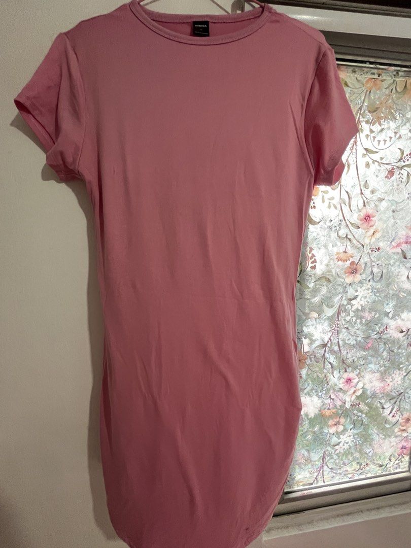 Mera pink bodycon dress (Category: Dresses) located in Quezon City. Submitted by heavendeclutter (Listing ID 1460309486, Image 3). Description: .
