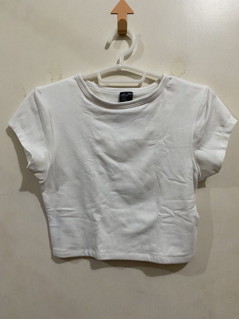 MERA White Cropped T-Shirt (Category: Shirts) located in Taguig. Submitted by maly01_ (Listing ID 1460395024, Image 1). Description: dm for inquiries :).