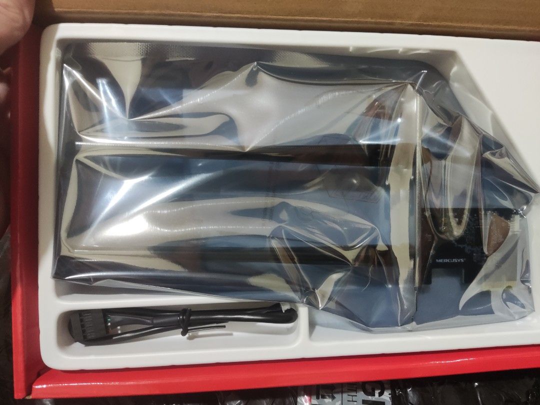 Mercusys | MA30E | AC1200 | Wi-Fi | Bluetooth | PCIe | Receiver | Adapter (Category: Computer Parts) located in Makati City. Submitted by veekix (Listing ID 1460486521, Image 3). Description: Wi-Fi and Bluetooth receiver PCIe adaptor RFS: na doble order ko, selling this extra piece.